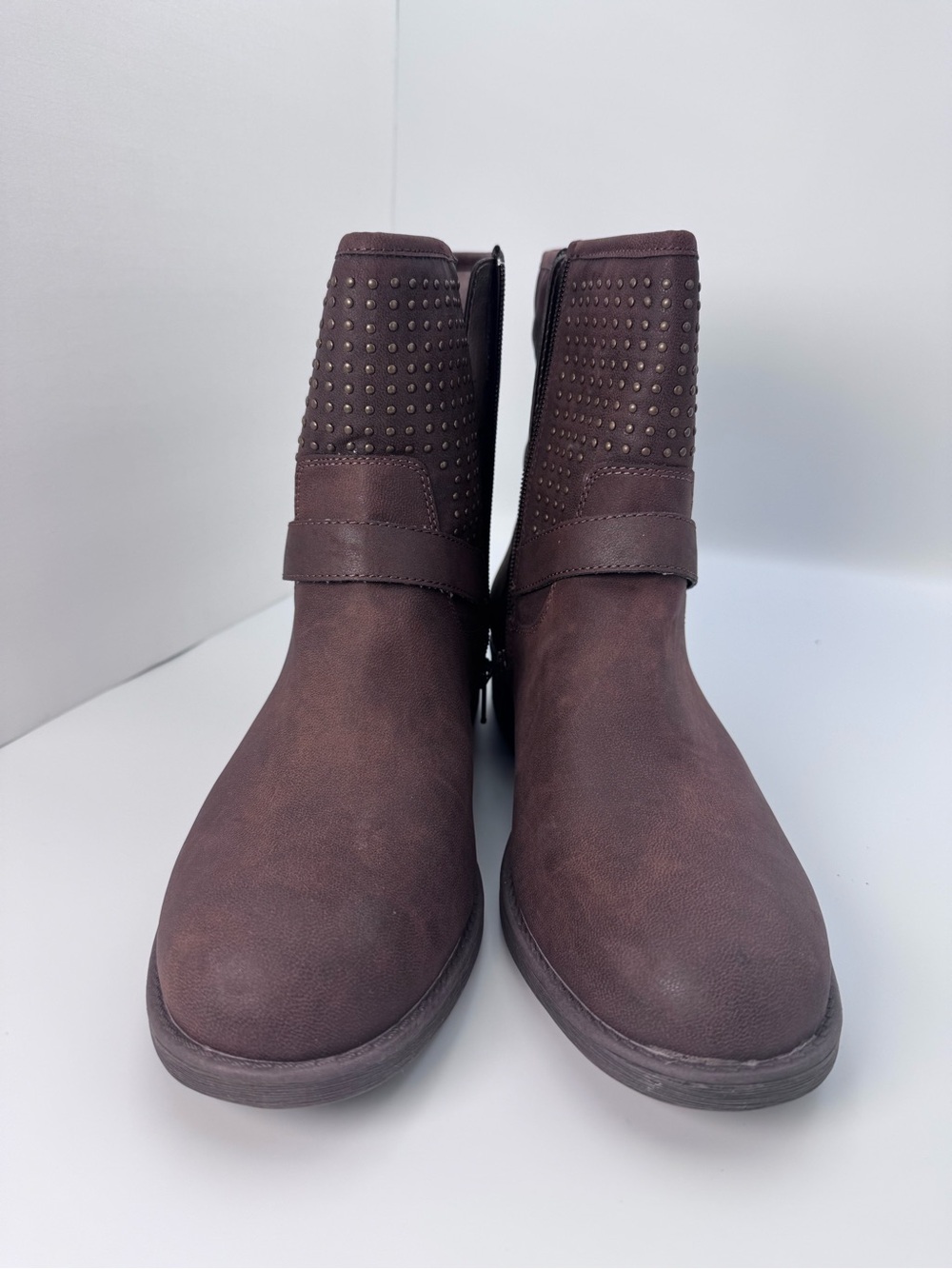 Easy Spirit Women's Dark Brown Studded Ankle Booties sz 12